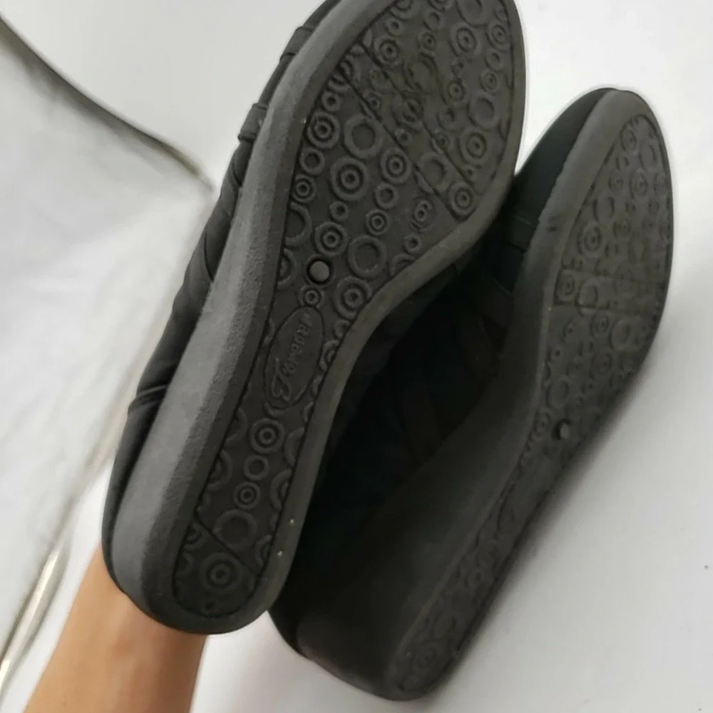 Forever Comfort Shoes Womens Size 9 Black Slip On Strappy Flats Round Toe Casual